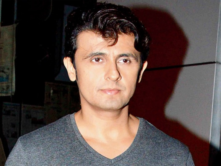 Sonu Nigam Stuck In Dubai Due To Coronavirus Lockdown, Gets Trolled For His Old Tweet on Azaan Fans Trend #WithYouSonuNigam After Singer Gets Trolled For Old Tweets On Azaan