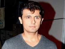 Fans Trend #WithYouSonuNigam After Singer Gets Trolled For Old Tweets On Azaan