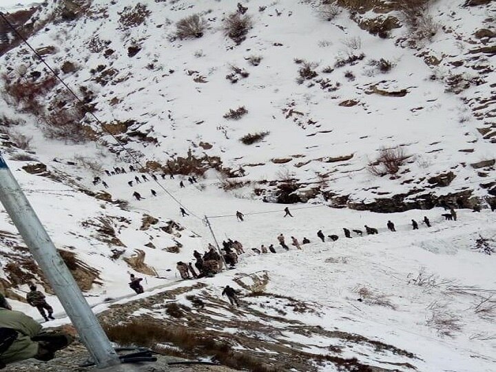 Himachal Pradesh: 250 jawans of Army, ITBP and BRO to resume search of 5 missing jawans  after avalanche Himachal Pradesh: 250 jawans of Army, ITBP to resume search of 5 missing jawans after avalanche