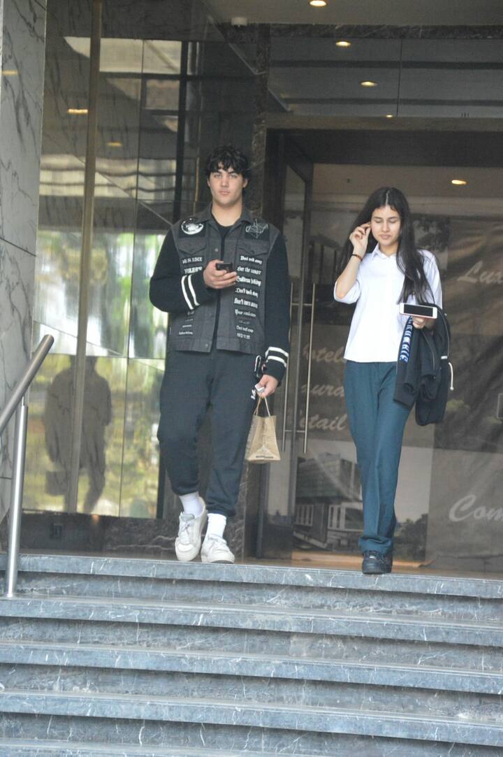 Akshay Kumar and Twinkle Khanna's teenage son Aarav Bhatia was recently clicked by the paparazzi during one of his lunch outing with a girl pal in Mumbai