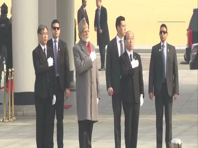 Prime Minister Narendra Modi pays tribute to soldiers at Seoul National Cemetery Prime Minister Narendra Modi pays tribute to soldiers at Seoul National Cemetery in South Korea