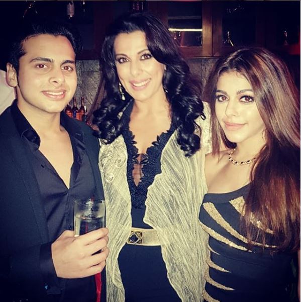 Pooja Bedi engaged to boyfriend Maneck Contractor; Set to get married later this year!