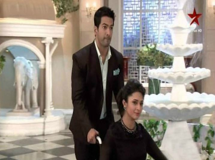 Amit Tandon & wife Ruby are living together again; Their relationship is still 'work in progress'!