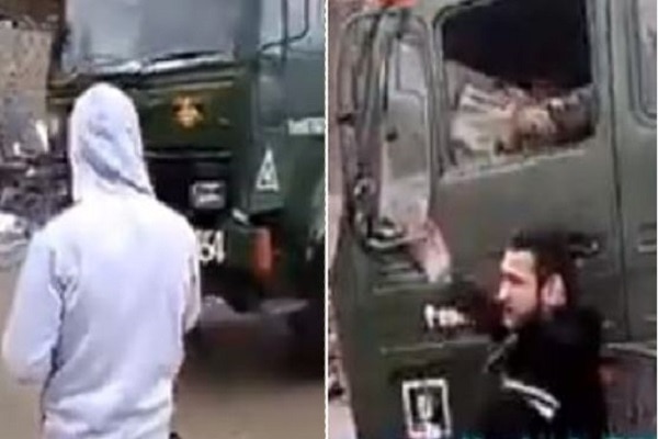 Amid assault on Kashmiris post Pulwama, this viral video of Jammu locals restores spirit of nationalism Amid assault on Kashmiris post Pulwama, this viral video of Jammu locals is a 'MUST WATCH' for all