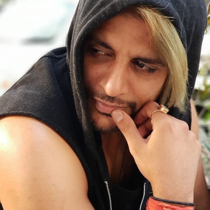 Karanvir was recently in news when he was stuck at Russia airport for this damaged passport. He was issued a temporary one soon after.