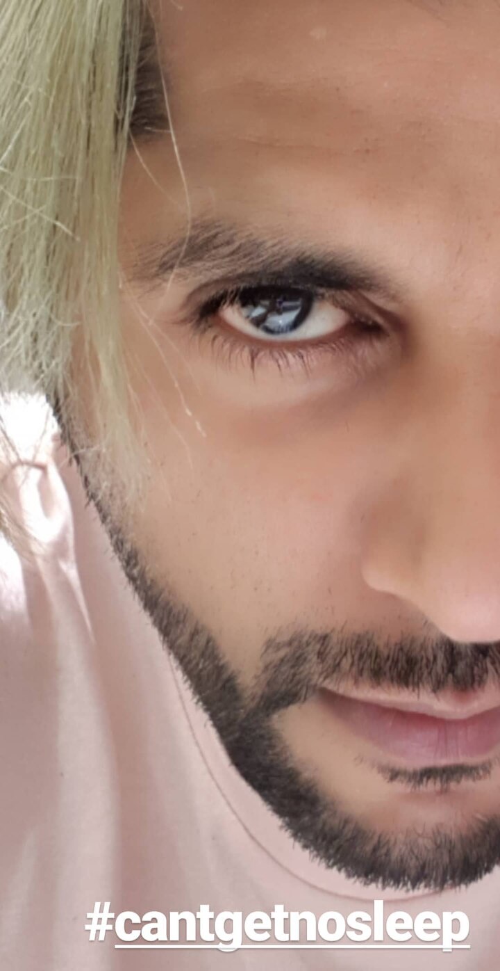 Here are some more pictures for the fans of Kvb. Who love it may enjoy, the rest, bear with it! Lol!