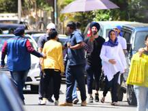 PHOTOS: ‘Pregnant’ Kareena Kapoor Khan shoot for Good News at a Gurudwara in Mumbai