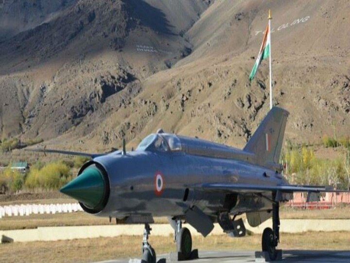 Know all about IAF’s MiG-21, Wing Cdr Abhinandan piloted fighter jet which shot down Pakistan F-16 Know all about IAF’s MiG-21, the fighter piloted by Wing Cdr Abhinandan which shot down Pakistan F-16