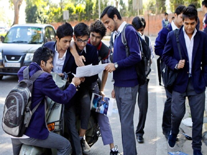 CBSE English Paper 2019 Class 12 exam Goof Up: Board issues notice while parents pitch grace marks CBSE English Paper 2019 Class 12 exam Goof Up: Board issues notice while parents pitch grace marks