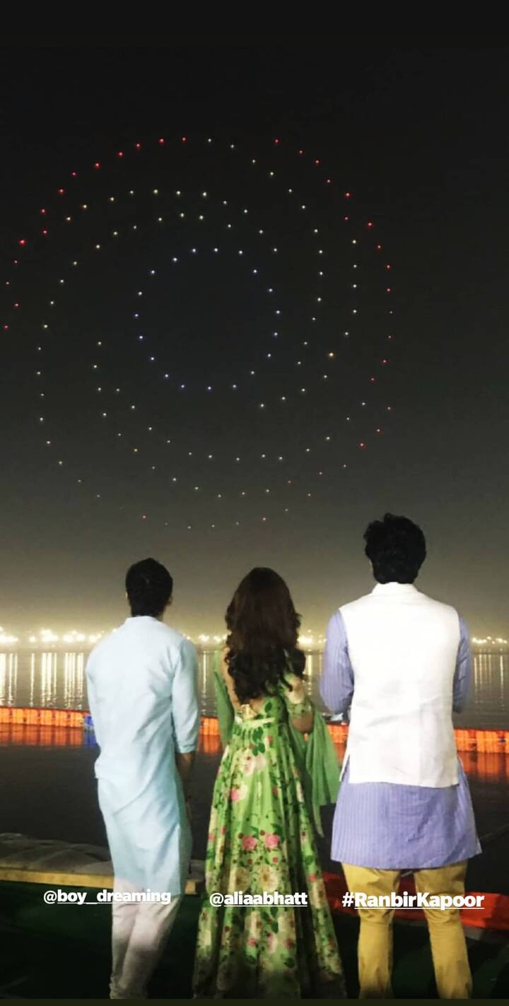 Here’s a picture of the trio of Ayan, Aarti and Ranbir during the logo launch. 