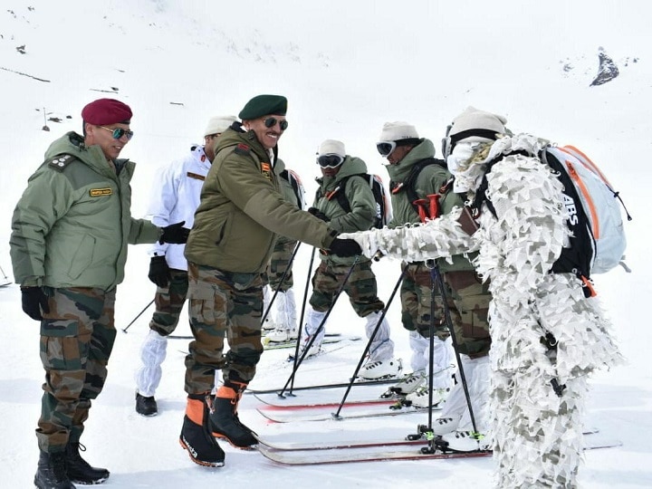 Army Commander reviews security situation and operational preparedness in Siachen Army Commander reviews security situation and operational preparedness in Siachen