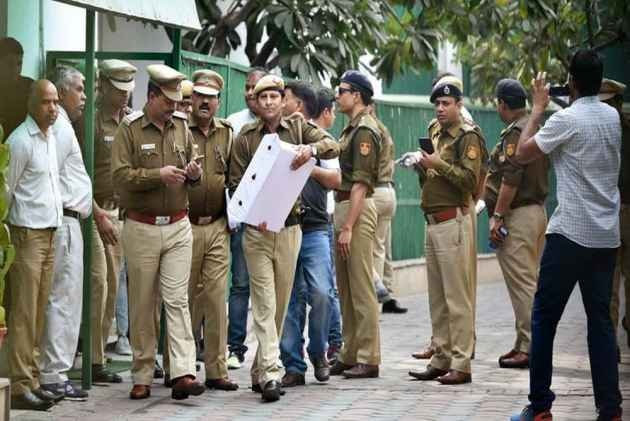 Delhi Police arrests 4 foreign nationals for allegedly cheating people by posting fake matrimonial profiles Delhi Police arrests 4 foreign nationals for allegedly cheating people by posting fake matrimonial profiles