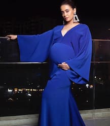 Surveen Chawla\'s Traditional \'Godh Bharai\' PICS: Actress glows in a saree flaunting baby bump at Baby Shower!
