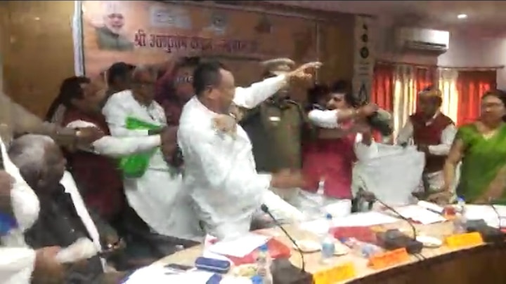 BJP MP-MLA brawl: Both leaders summoned in Lucknow; Baghel protests lathi charge on supporters BJP MP-MLA brawl: Both leaders summoned in Lucknow; Baghel protests lathi charge on supporters
