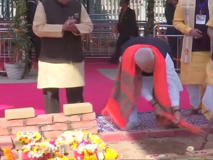 Modi lays foundation stone of Kashi Vishwanath corridor Modi lays foundation stone of Kashi Vishwanath corridor