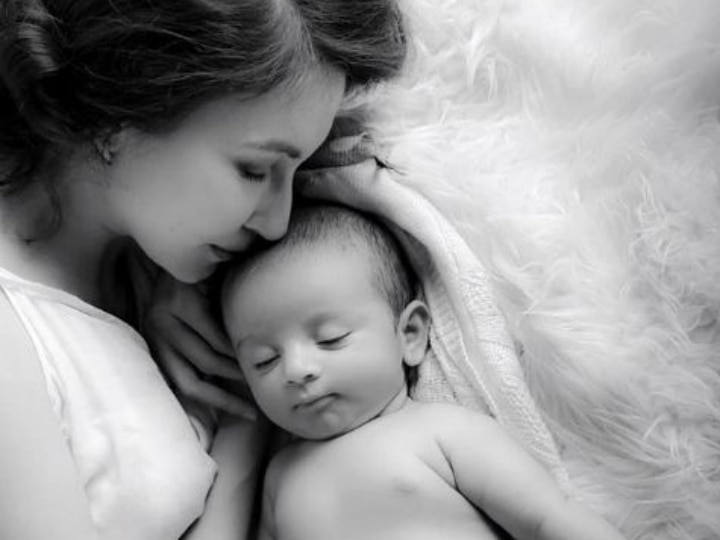 'Bhabhi Ji Ghar Par Hain' actress Saumya Tandon's photo shoot with newborn son Miraan Tandon Singh is too adorable! SEE PICS! 'Bhabhi Ji..' actress Saumya Tandon's photo shoot pictures with newborn son newborn Miraan are too adorable!