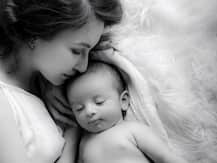 \'Bhabhi Ji..\' actress Saumya Tandon\'s photo shoot pictures with newborn son newborn Miraan are too adorable!