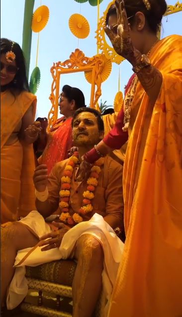 Naamkarann' actor Puru Chibber & ladylove Roshni's haldi ceremony pics are OUT!