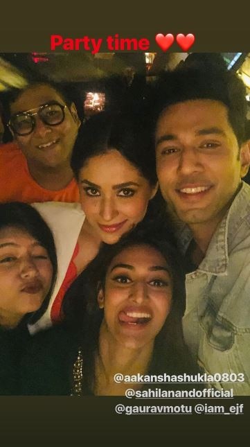 PICS & VIDEOS: 'Kasautii ..' actor Parth Samthaan aka Anurag celebrates his birthday with Erica & other friends!