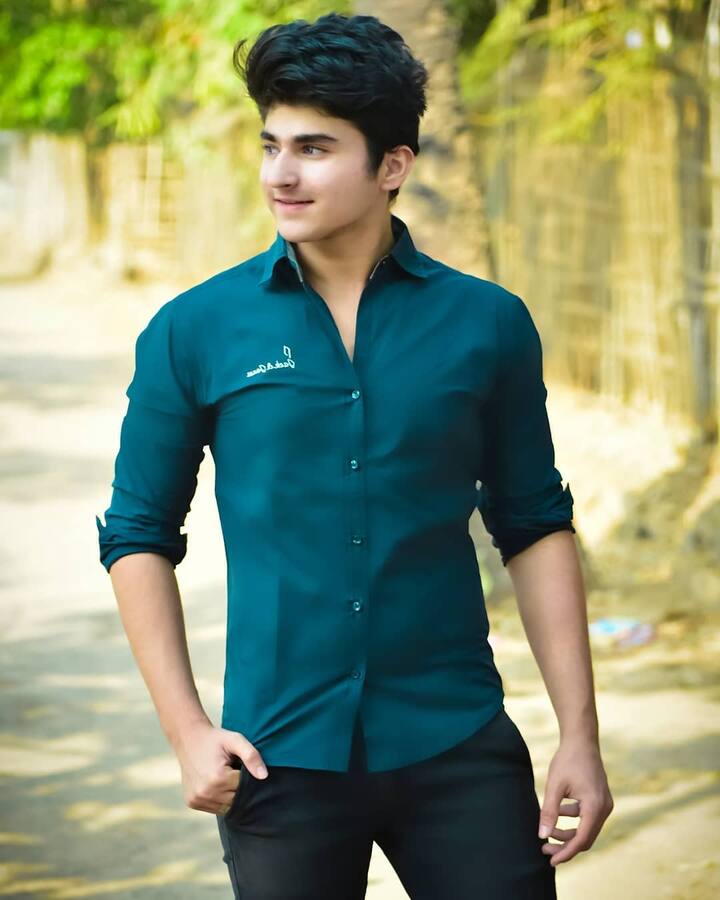 Although Rakshit now looks far from what he did 2 years ago. Here's his latest look! He was recently seen in 'Mere Sai'