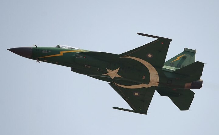 Pakistan successfully test-fires extended range 'smart weapon' from JF-17 Thunder fighter jet Pakistan successfully test-fires extended range 'smart weapon' from JF-17 Thunder fighter jet