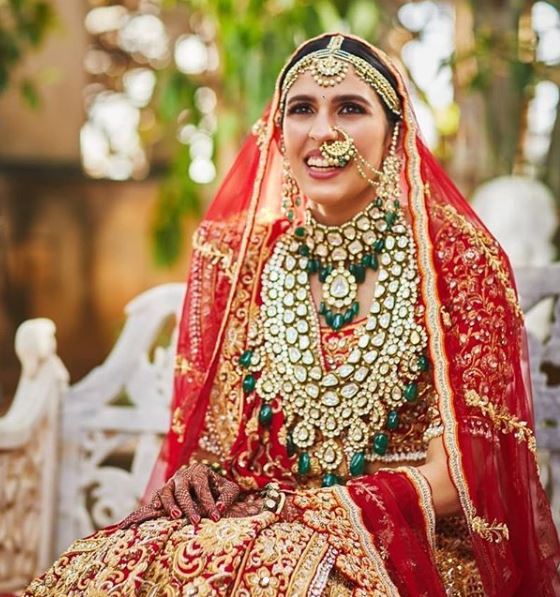 Jasprit Bumrah's Wife Sanjana Ganesan's Bridal Look Decoded: Sabyasachi  Lehenga, Heritage Jewellery And Lot of Grace