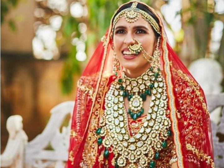 Akash Ambani-Shloka Mehta Wedding pics: BRIDE looks stunning in red & gold lehenga    Shloka Mehta makes a HEAVENLY BRIDE in red & gold lehenga in these UNSEEN PICS from her GRAND WEDDING!