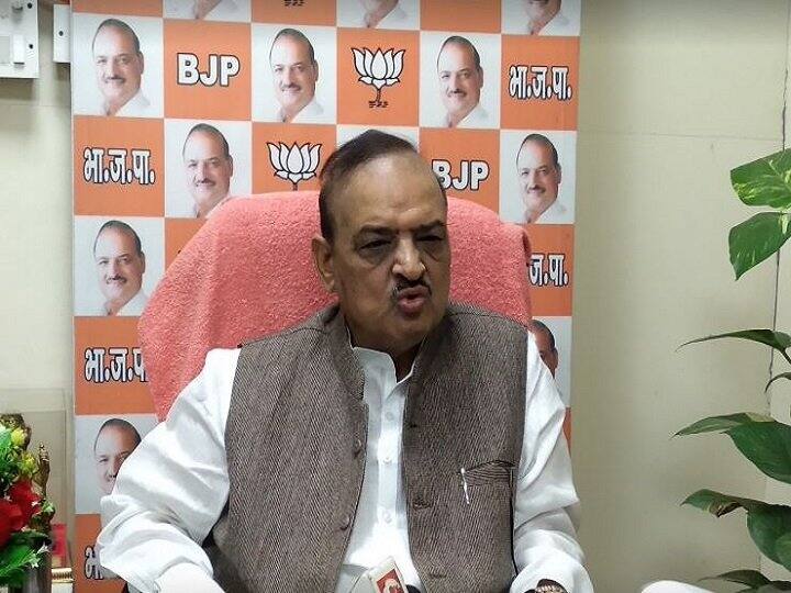 EC issues notice to BJP MLA for putting posters featuring IAF officer Varthaman on Facebook EC issues notice to BJP MLA for putting posters featuring IAF officer Varthaman on Facebook