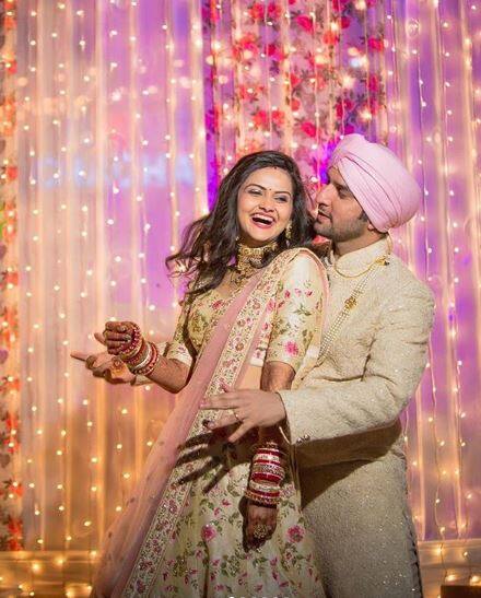 Much-in-love couple Puru & Roshni, who know each other since last 11 years, exchanged nuptial vows in the presence of their families & close-friends in a traditional ceremony. (Photo: Instagram)