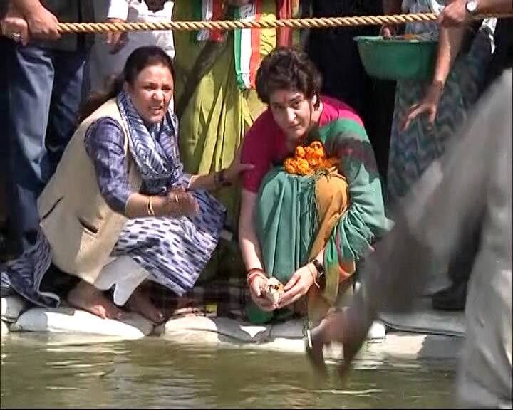 She then reached Triveni Sangam, where she performed another set of rituals. 