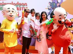 PICS & VIDEOS: Karanvir Bohra & twin daughters Bella, Vienna host Holi bash; Popular celebs attend with their kids!