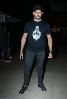 PICS: \'Marjaavaan\' leading ladies Tara Sutaria & Rakul Preet Singh stun in Black at film\'s wrap-up bash!