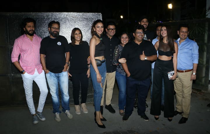 Here's a picture of the whole 'Marjaavaan' team posing together for a picture at the wrap-up bash looking happy & excited. (Photo: Manav Manglani)