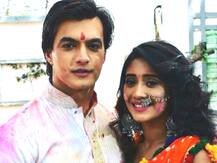 \'Yeh Rishta..\' stars Mohsin Khan & Shivangi Joshi shoot for Holi sequence; Here are the pics!