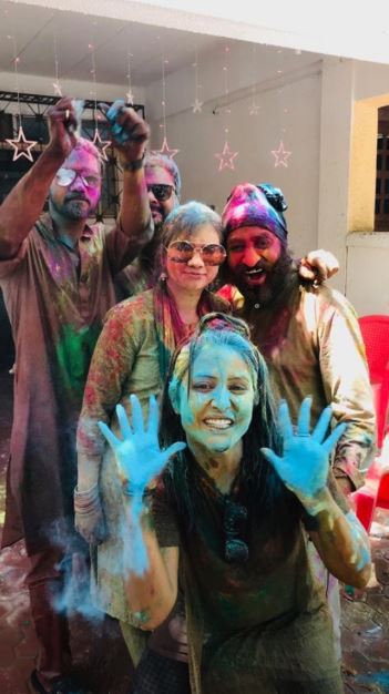 PHOTOS: TV star Hina Khan's Holi celebration with boyfriend Rocky Jaiswal is all about LOVE!