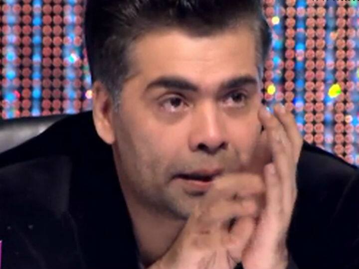 FINALLY Karan Johar apologises after liking offensive Tweet comparing Shah Rukh Khan & Akshay Kumar FINALLY! Karan Johar apologises after #ShameonKaranJohar trends online!
