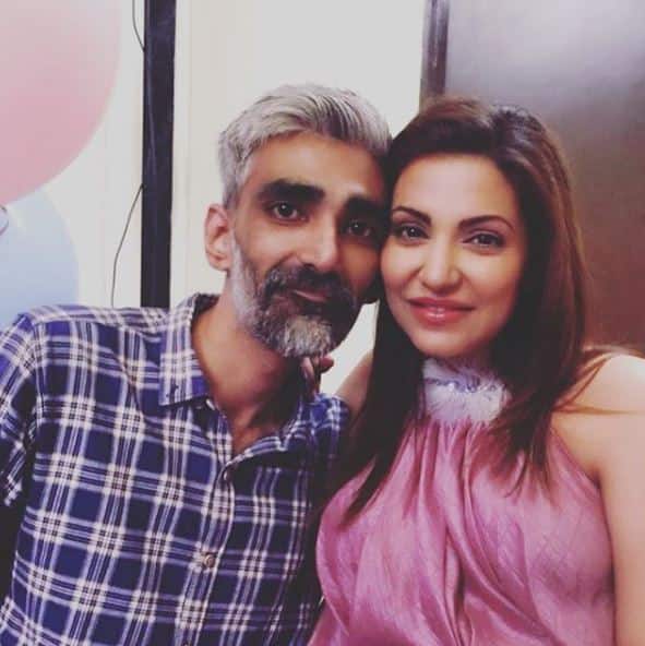 Navina shared this photo along with the caption ,''One more from the crazy nite with super excited Mamu!! ❤️???????? .''