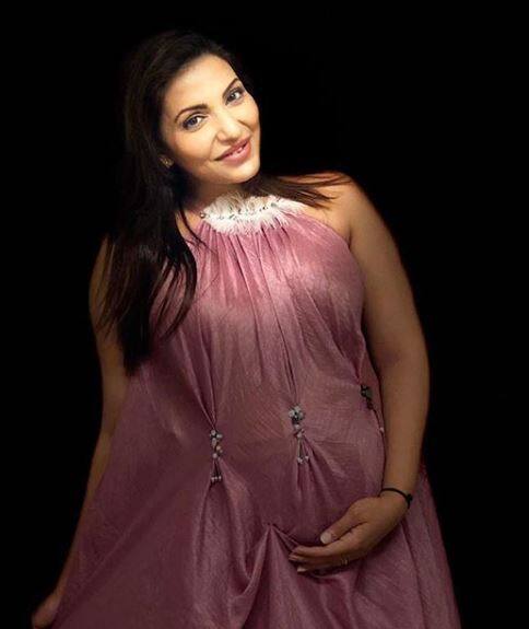 Navina shared several pictures from her pop-up party on social media.