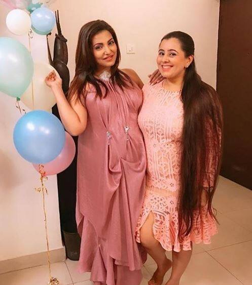 Navina has been part of several TV shows like ‘Mile Jab Hum Tum’, ‘Na Bole Tum Na Maine Kuch Kaha’ and ‘Badi Door Se Aaye Hain’. 