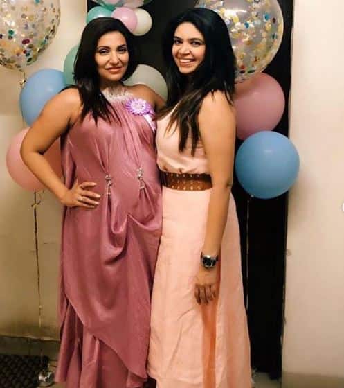 Navina can be seen radiating mummy glow in her pictures