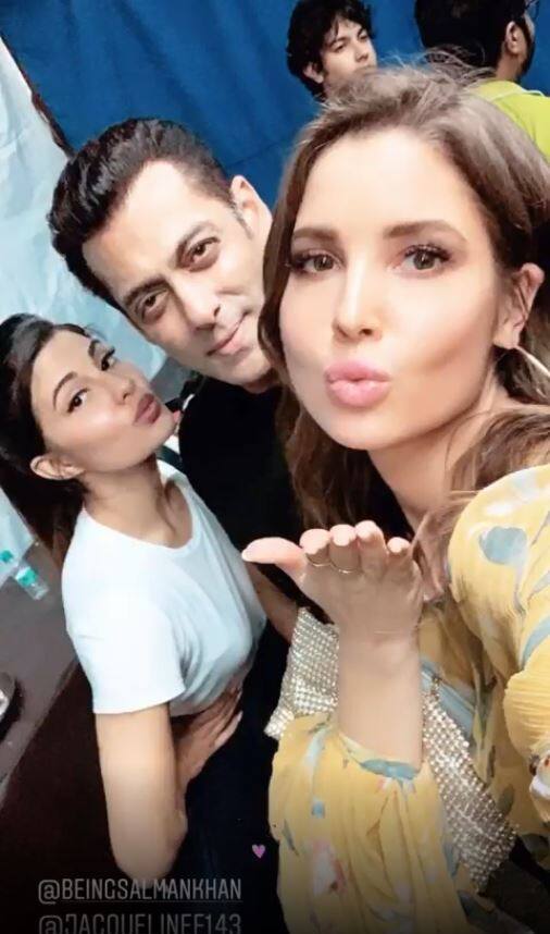 The two sizzling beauties also had the superstar hunk Salman Khan adding hotness quotient in their pictures as the 'Notebook' producer was seen chilling with them at the screening