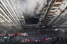 PICTURES: 17 People Killed As Massive Fire Engulfs 22-Storey Building in Bangladesh\'s Dhaka