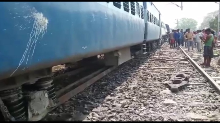 BIHAR: 14 bogies of Tapti-Ganga Express derail in Chhapra; 6 injured