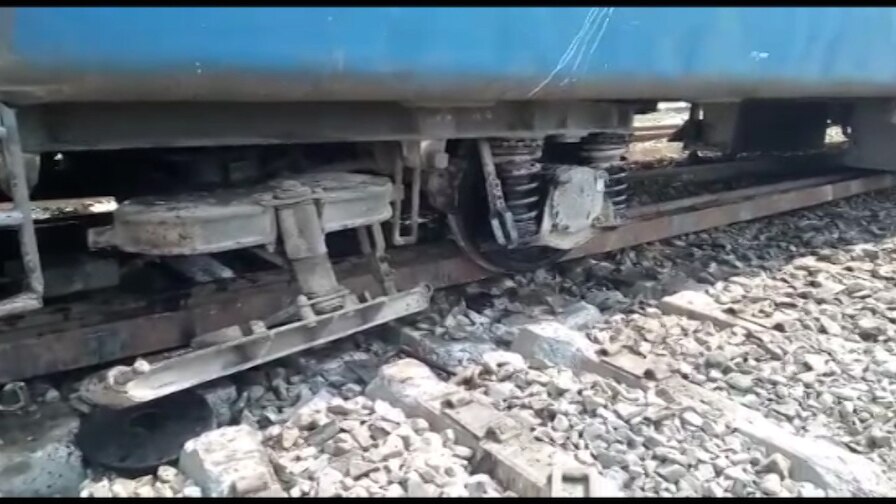 BIHAR: 14 bogies of Tapti-Ganga Express derail in Chhapra; 6 injured