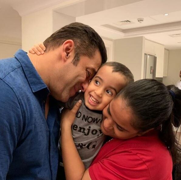 VIDEOS: Ahil Sharma turns 3; Salman Khan & other family members celebrate in 'Avengers' themed bash!