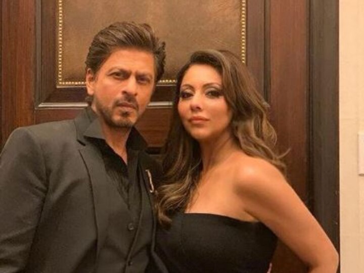 HT Most Stylish Awards 2019: Shah Rukh Khan’s wife Gauri Khan REVEALS SRK takes hours to dress up (VIDEO) Gauri Khan shares a ‘Little Secret’ about Shah Rukh Khan (WATCH VIDEO)