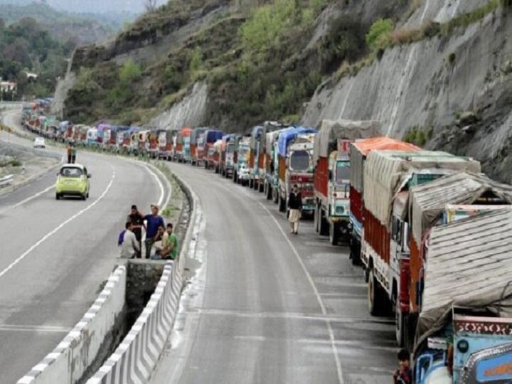 No civilian traffic from Baramulla to Udhampur highway on 2 days in week till May 31: Govt order No civilian traffic from Baramulla to Udhampur highway on 2 days in week till May 31: Govt order