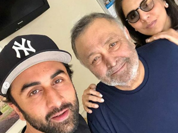 Ranbir Kapoor joins parents Rishi Kapoor & Neetu Kapoor in New York, brings positivity! SEE PICS! PICS: Ranbir Kapoor joins parents Rishi Kapoor & Neetu Kapoor in New York, brings positivity!