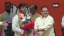 SP MP Praveen Nishad joins BJP; Akhilesh terms it \'ghaatey ka sauda\'