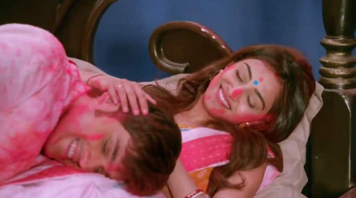 Hina Khan, Parth Samthaan & Erica Fernandes' 'Kasautii Zindagii Kay' is a constant in the list from last few weeks. But this week, the Star Plus show has managed to top the list with a very small margin. 'Kasautii...' has claimed first position with 2.2 ratings. (Photo: Twitter)